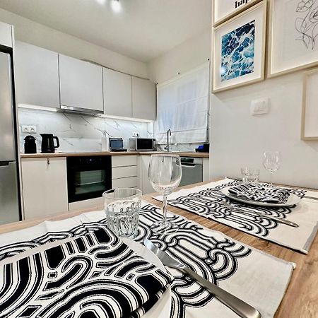 Marcus New Stylish Apt At The Heart Of Atena Exterior foto