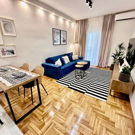 Marcus New Stylish Apt At The Heart Of Atena Exterior foto