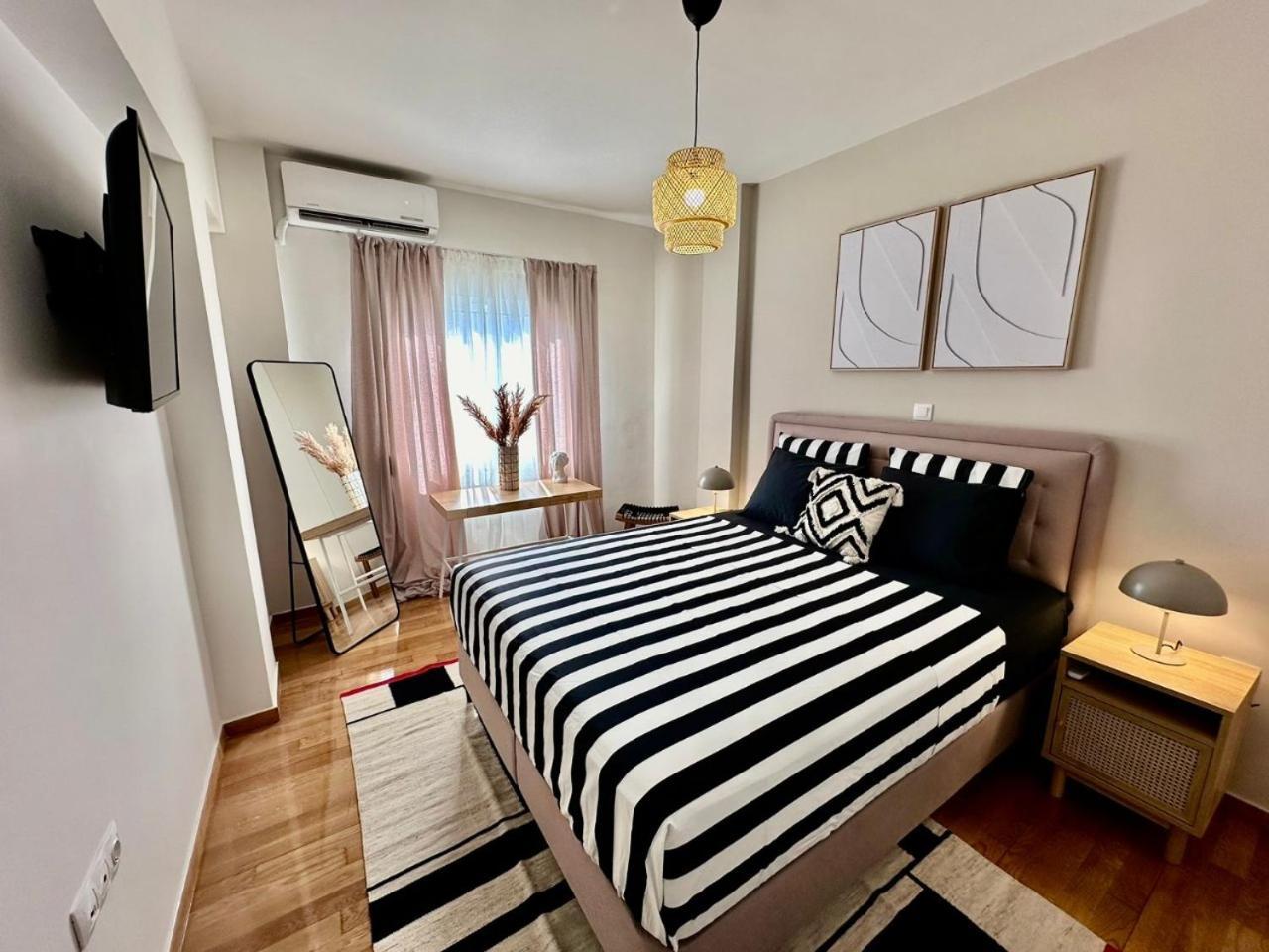 Marcus New Stylish Apt At The Heart Of Atena Exterior foto