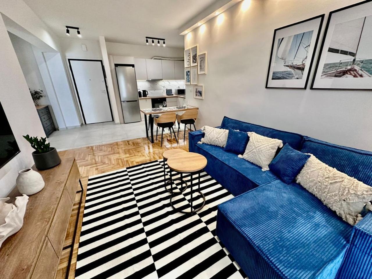 Marcus New Stylish Apt At The Heart Of Atena Exterior foto