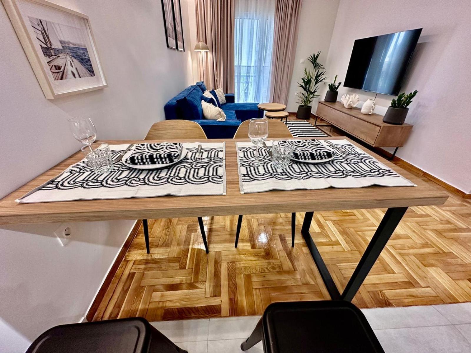 Marcus New Stylish Apt At The Heart Of Atena Exterior foto