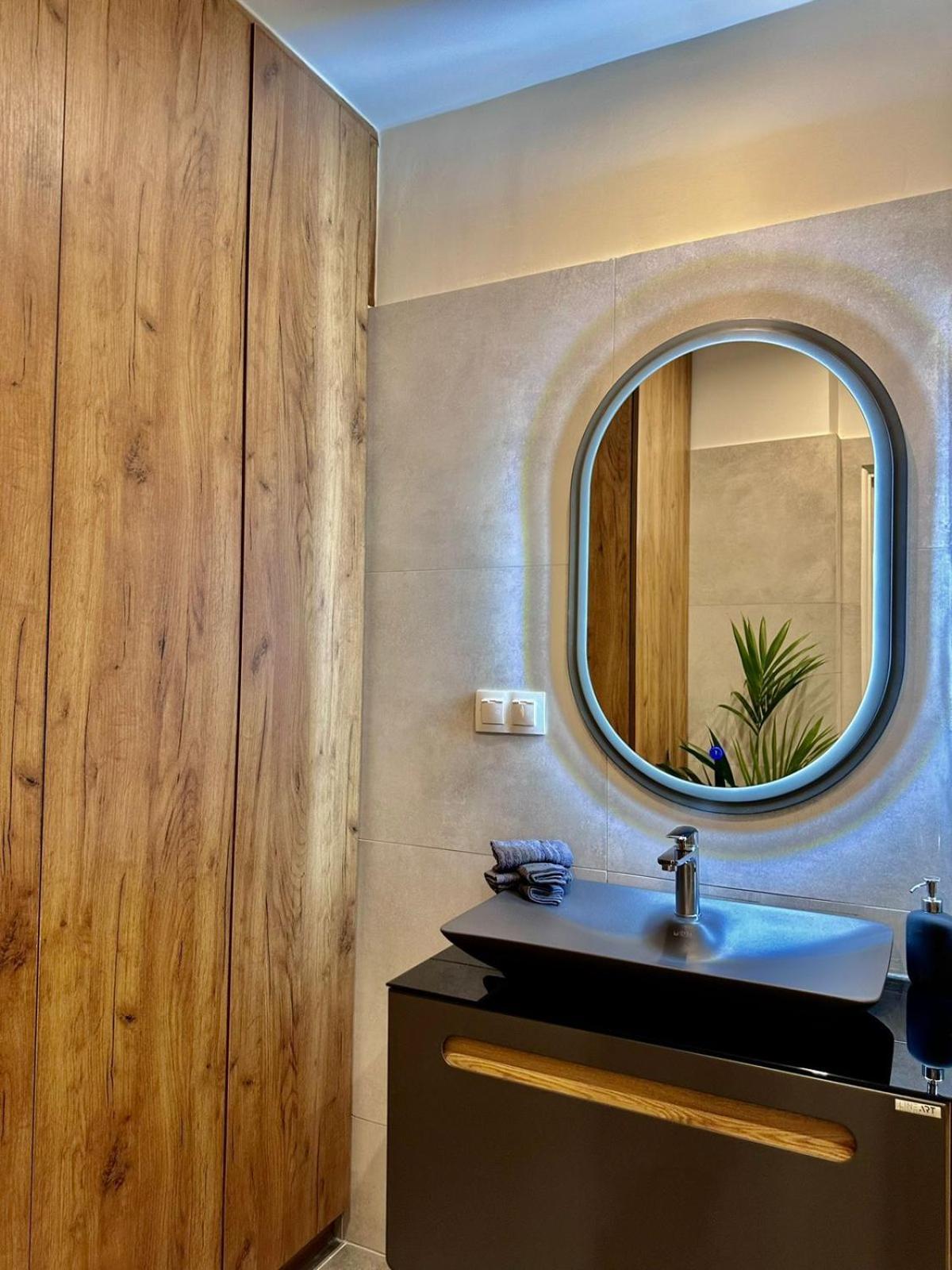 Marcus New Stylish Apt At The Heart Of Atena Exterior foto