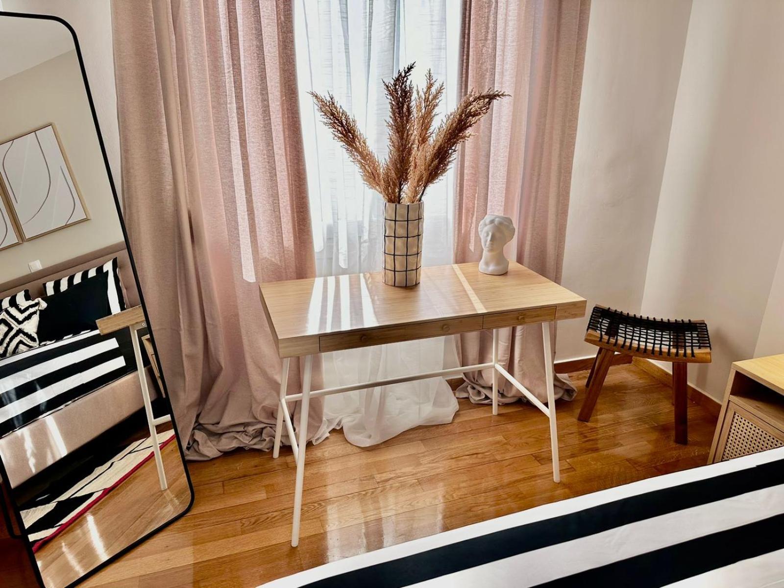 Marcus New Stylish Apt At The Heart Of Atena Exterior foto