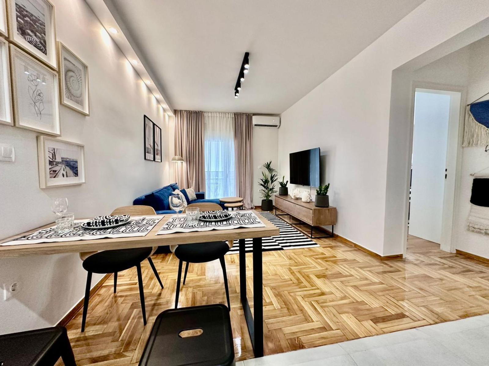 Marcus New Stylish Apt At The Heart Of Atena Exterior foto